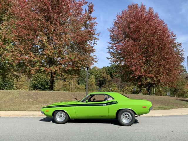 Dodge Challenger 1972 image number 0