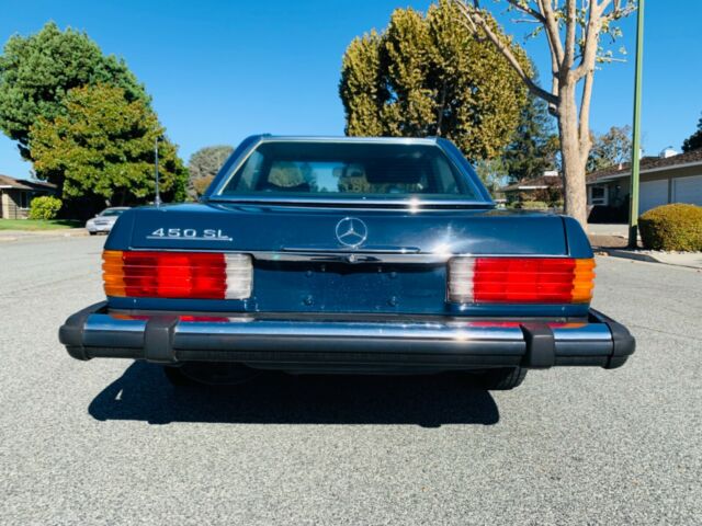 Mercedes-Benz SL-Class 1975 image number 29