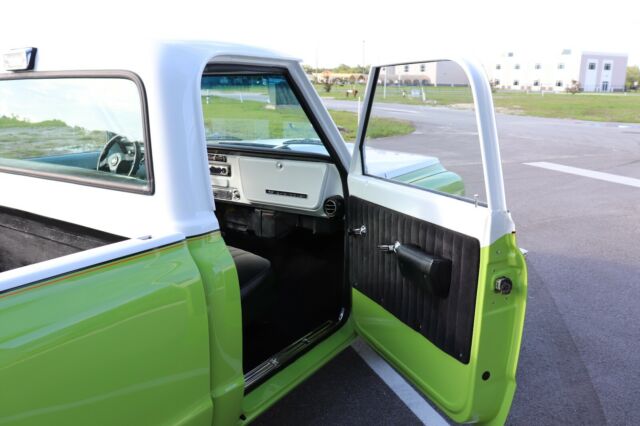 Chevrolet C-10 1970 image number 13