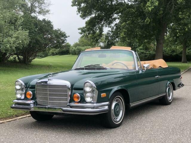 Mercedes-Benz 200-Series 1971 image number 13