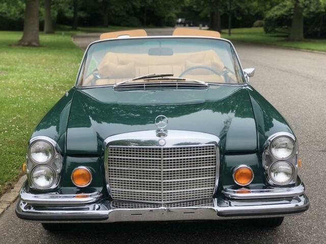 Mercedes-Benz 200-Series 1971 image number 40