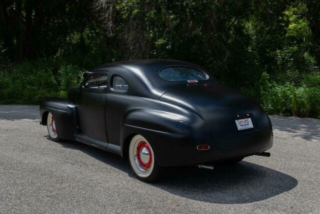 Ford Chop Top Coupe 1947 image number 2