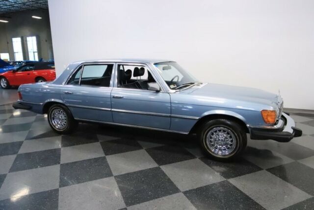 Mercedes-Benz 400-Series 1979 image number 16