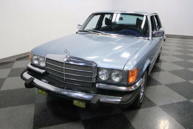 Mercedes-Benz 400-Series 1979 image number 20