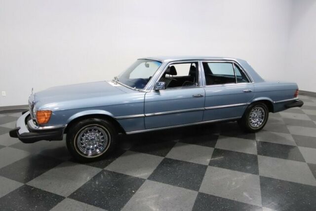 Mercedes-Benz 400-Series 1979 image number 6