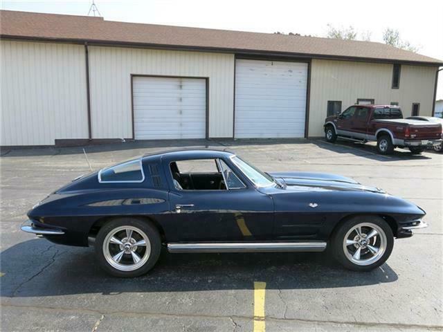 Chevrolet Corvette Coupe, L76 1964 image number 13