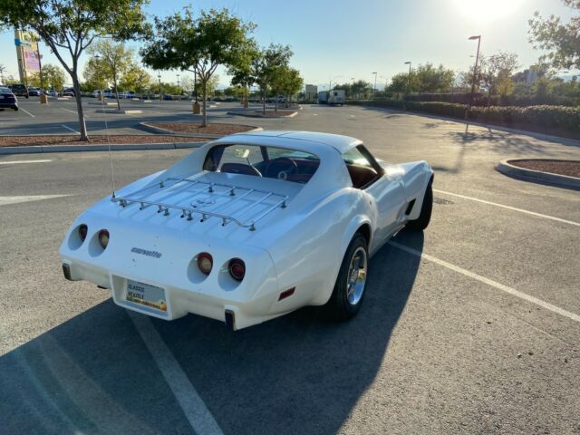 Chevrolet Corvette 1977 image number 16