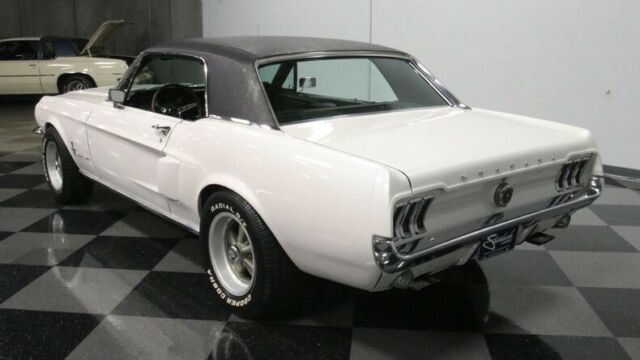 Ford Mustang 1967 image number 33