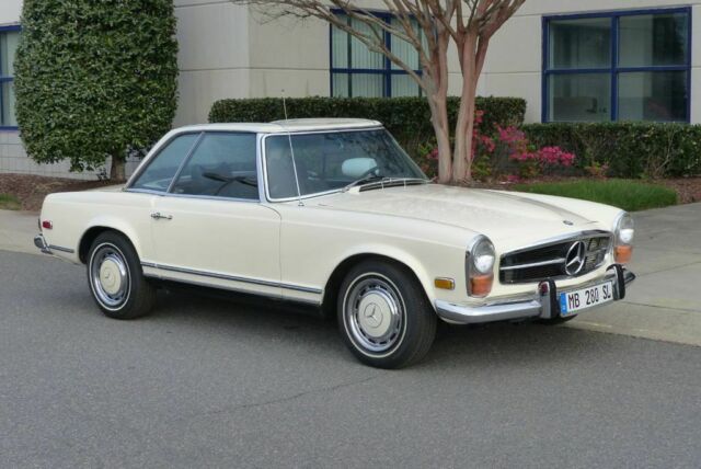 Mercedes-Benz SL-Class 1971 image number 1