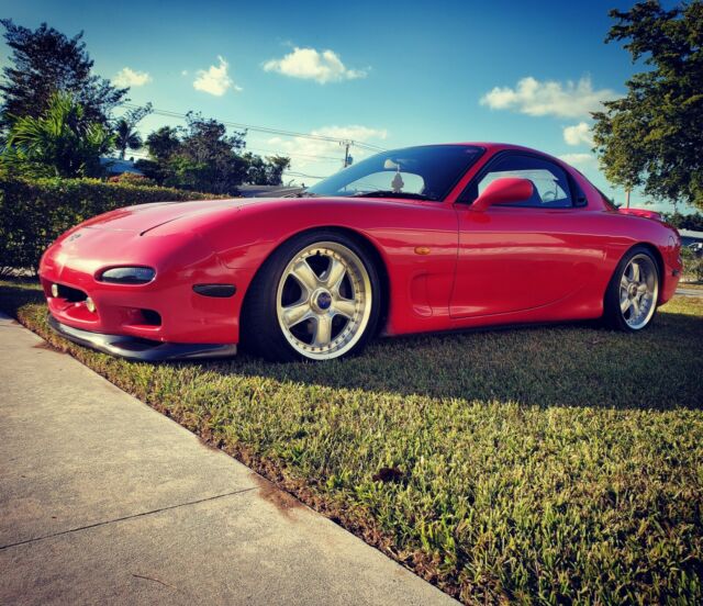 Mazda RX-7 1900 image number 1