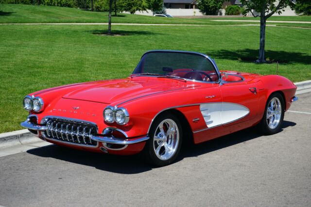 Chevrolet Corvette 1961 image number 12