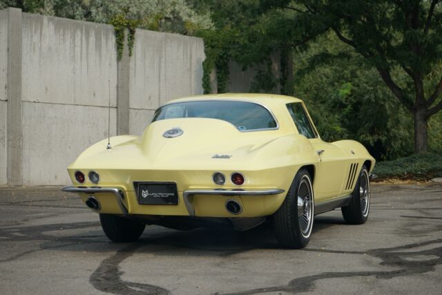 Chevrolet Corvette 1966 image number 11