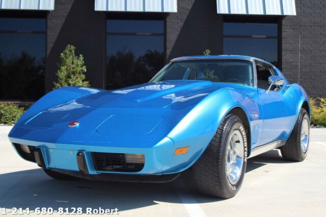 Chevrolet Corvette 1976 image number 2