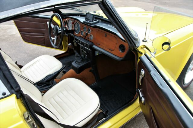 Triumph TR-6 1973 image number 28