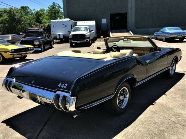 Oldsmobile Cutlass 1970 image number 29