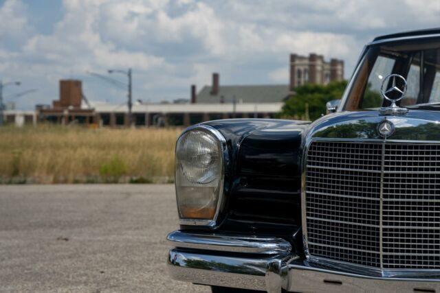 Mercedes-Benz 600-Series 1965 image number 32