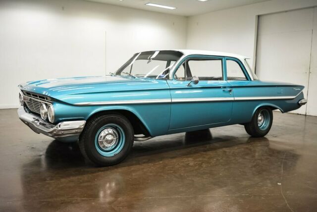 Chevrolet Bel Air/150/210 1961 image number 2