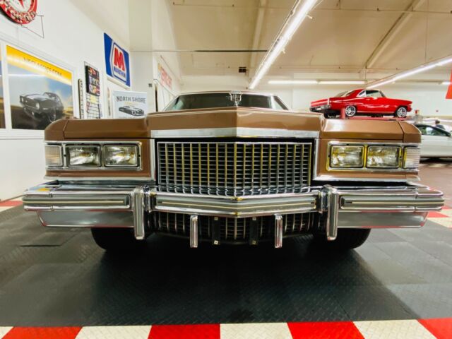 Cadillac DeVille 1975 image number 33