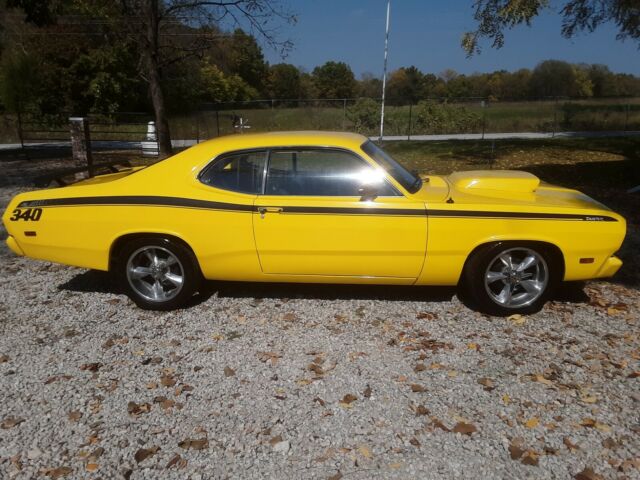 Plymouth Duster 1972 image number 21