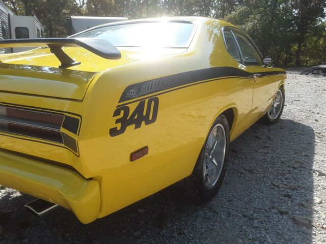 Plymouth Duster 1972 image number 8