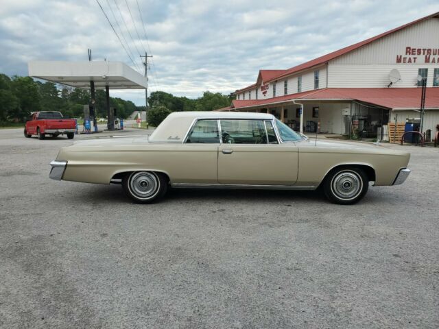 Chrysler Imperial 1966 image number 2