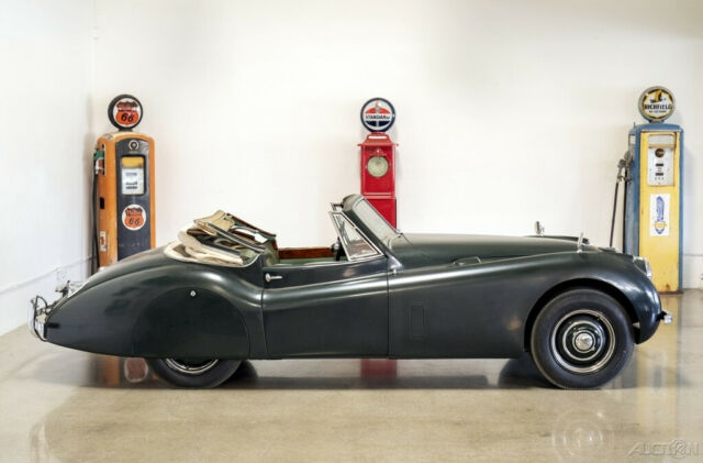 Jaguar XK 1953 image number 29