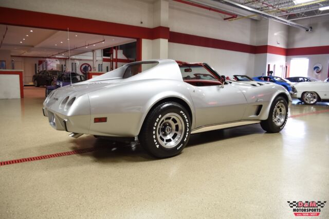 Chevrolet Corvette 1976 image number 28