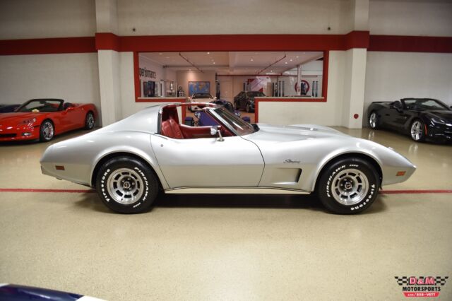 Chevrolet Corvette 1976 image number 29