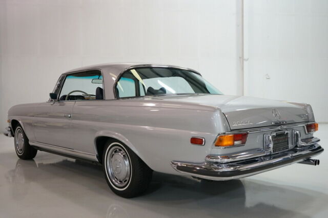 Mercedes-Benz 200-Series 1971 image number 27