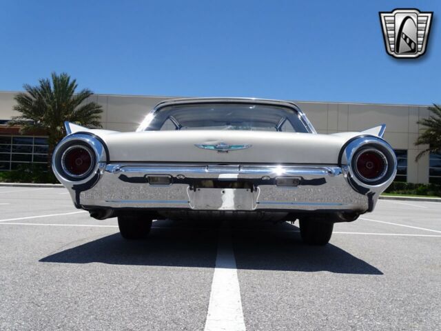 Ford Thunderbird 1961 image number 47