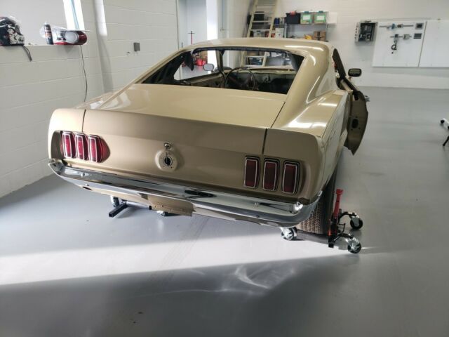 Ford Mustang 1969 image number 2