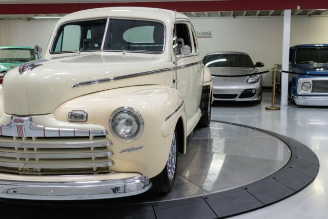 Ford Super Deluxe 1946 image number 3