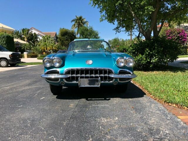 Chevrolet Corvette 1959 image number 28