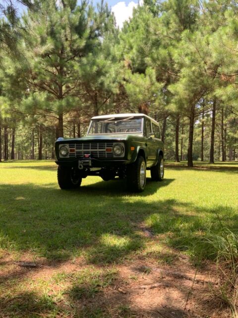 Ford Bronco 1972 image number 1