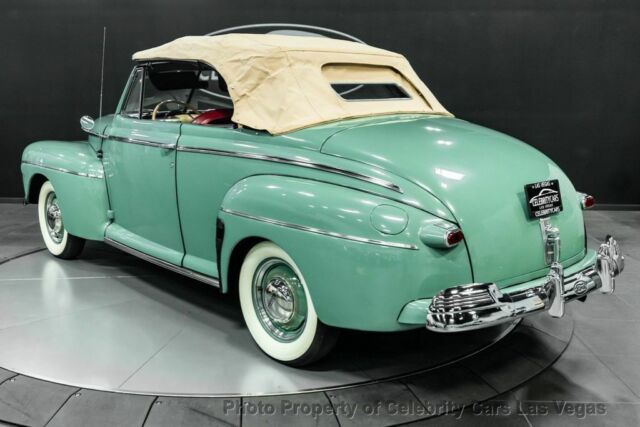 Ford Super Deluxe Convertible 1942 image number 19