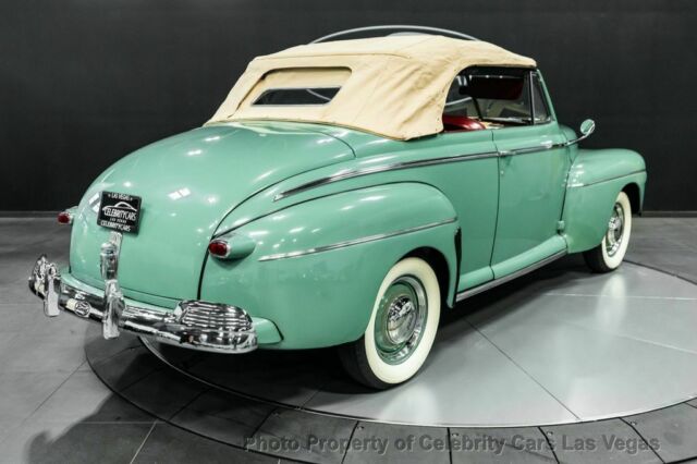 Ford Super Deluxe Convertible 1942 image number 8