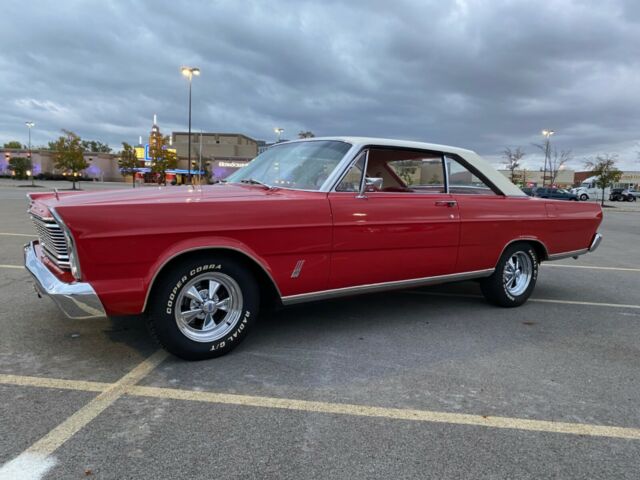 Ford Galaxie 1965 image number 0