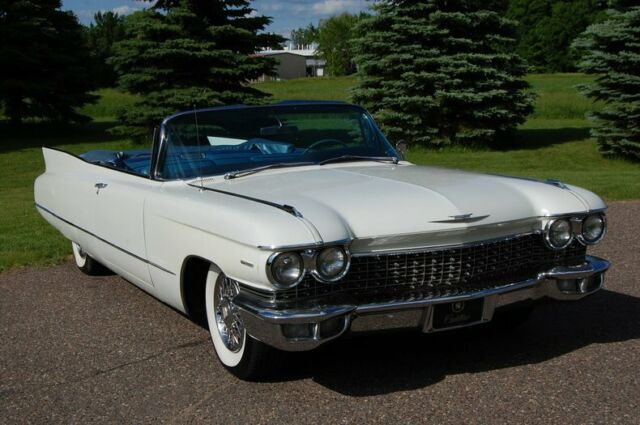 Cadillac Series 62 Convertible 1960 image number 10