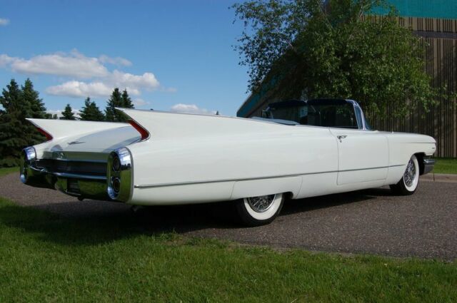 Cadillac Series 62 Convertible 1960 image number 7