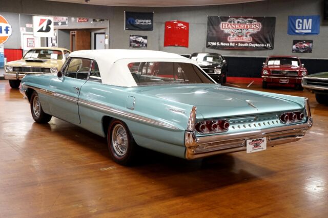 Pontiac Bonneville 1961 image number 15