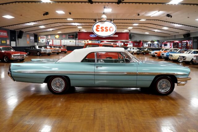 Pontiac Bonneville 1961 image number 18