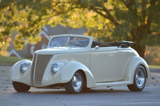 Ford Street Rod Convertible 1937 image number 0