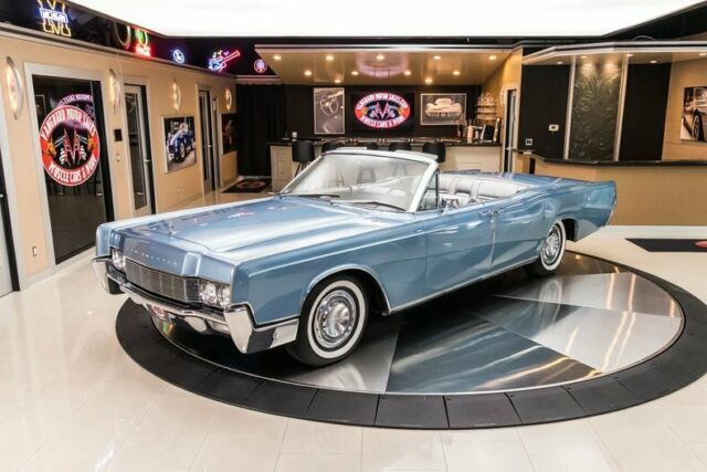 Lincoln Continental 1967 image number 30