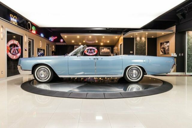 Lincoln Continental 1967 image number 42