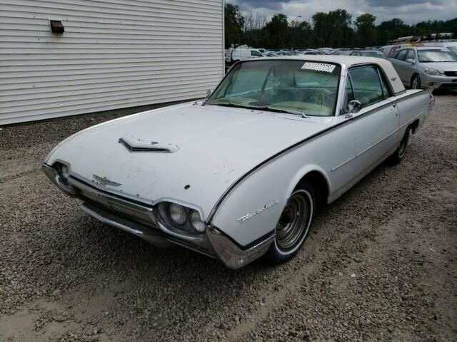 Ford Thunderbird 1961 image number 11