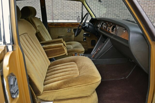 Rolls-Royce Silver Shadow 1974 image number 19