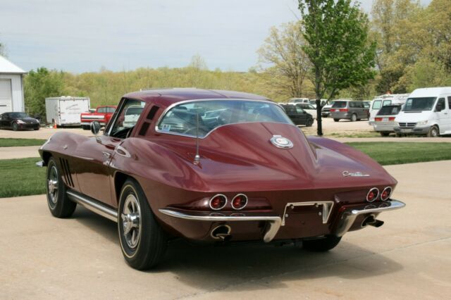 Chevrolet Corvette 1965 image number 11