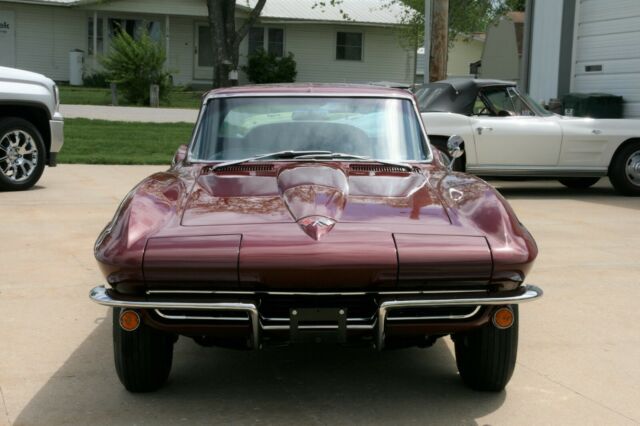 Chevrolet Corvette 1965 image number 2