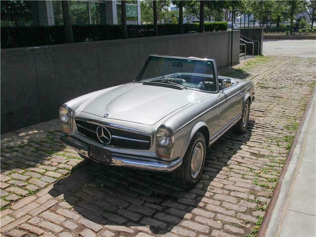 Mercedes-Benz SL-Class 1970 image number 1