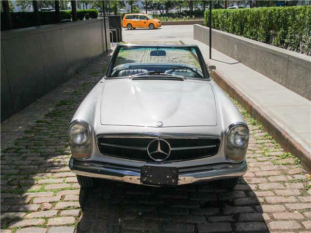 Mercedes-Benz SL-Class 1970 image number 14